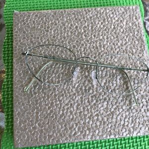 Ultra thin cat eye eyeglass